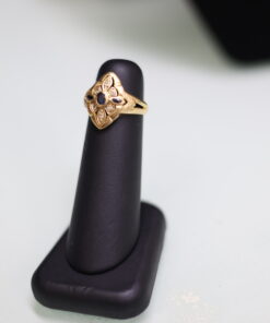 Exquisite 18K Gold ring with Stones